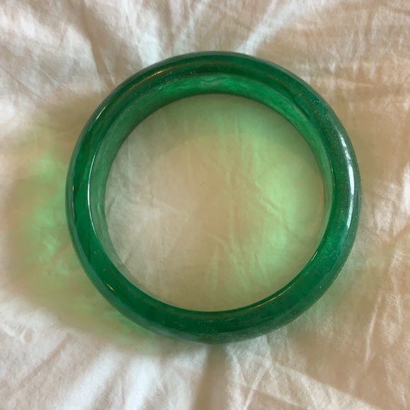 Green bangle - Picture 2 of 3
